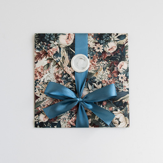 kartki scrapbooking Kartka ślubna kopertówka granatowa z wstążką