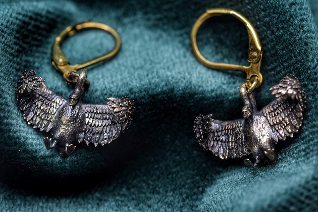 kolczyki - inne "Chronić siebie" -  Kolczyki z brązu na biglach ze stali chirurgicznej