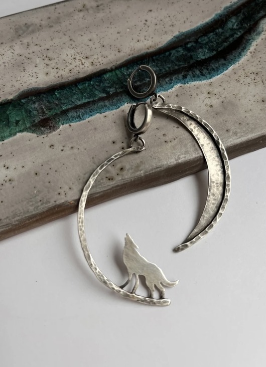 kolczyki wire wrapping Srebrne kolczyki - wilk i księżyc