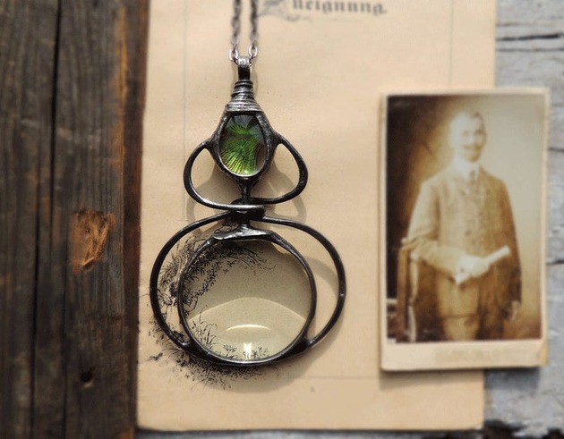 wisiory Naszyjnik lupa PAWIE PIÓRO