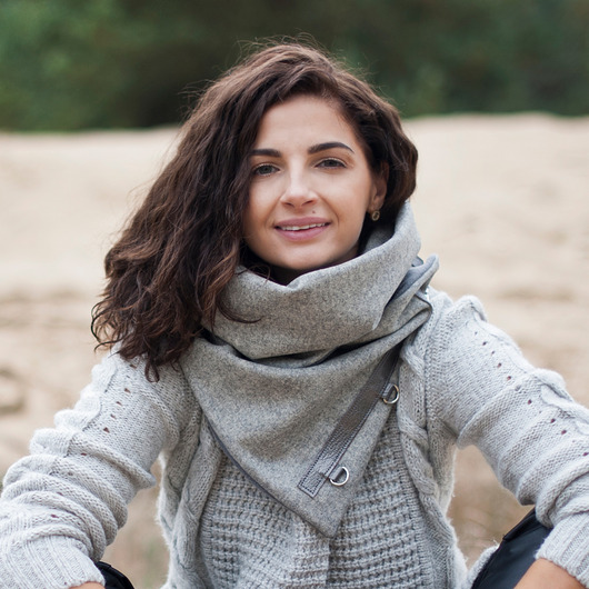 szale damskie Szal wełniany jasnoszary ze srebrną skórą