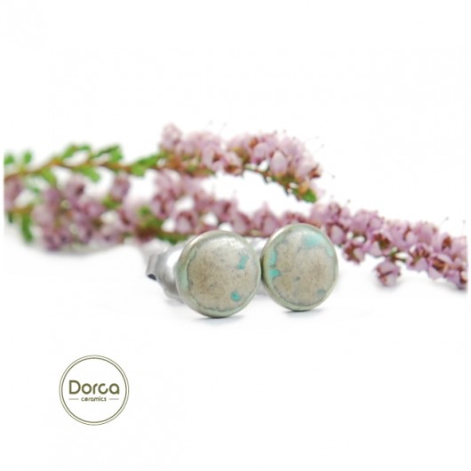 Mini mięta z patyną - ceramiczne kolczyki Dorca