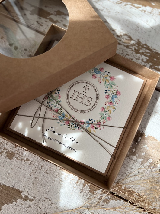 kartki na komunię Kartka na komunię - pamiątka komunii ręcznie robiona Prezent