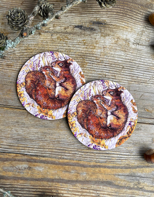 podkładki do kuchni Podkładki pod kubek- Śpiące wiewórki- las- Ilustracja- Jesień