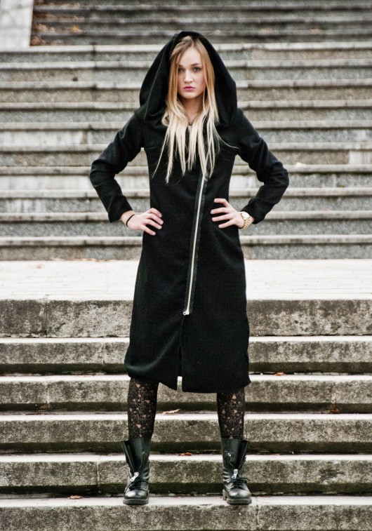 płaszcze damskie Wełniany płaszcz z WIELKIM KAPTUREM