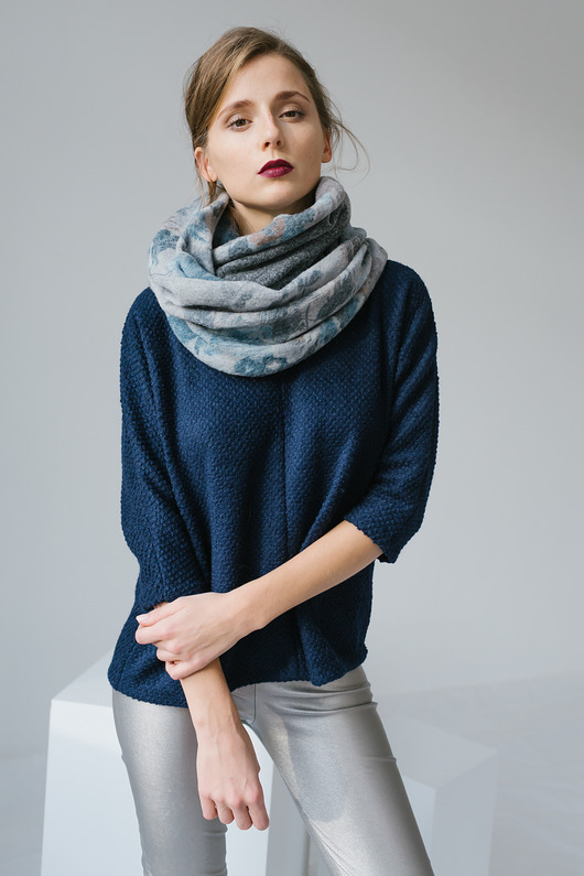 Wełniana bluza dark blue Klaudyna Cerklewicz