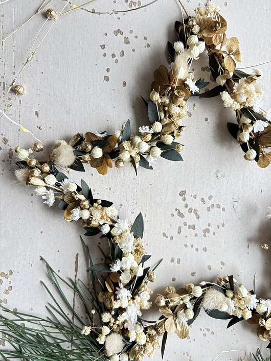 wianki bożonarodzeniowe Dekoracja świąteczna gwiazda złoto-biel