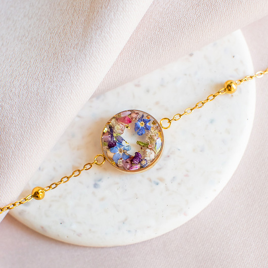 bransoletki z żywicy Bransoletka z kompozycją kwiatową