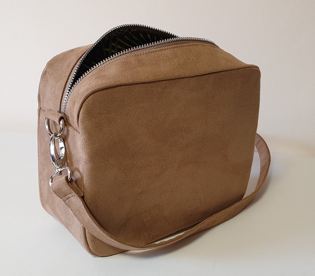 Torebka crossbody na ramię zamsz mała KOHNKE Bags