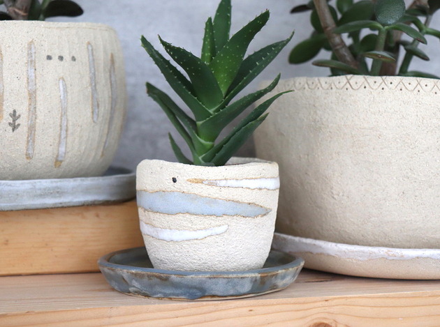 doniczki Mała doniczka ceramiczna