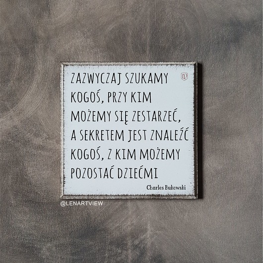Tabliczka z napisem LV Home