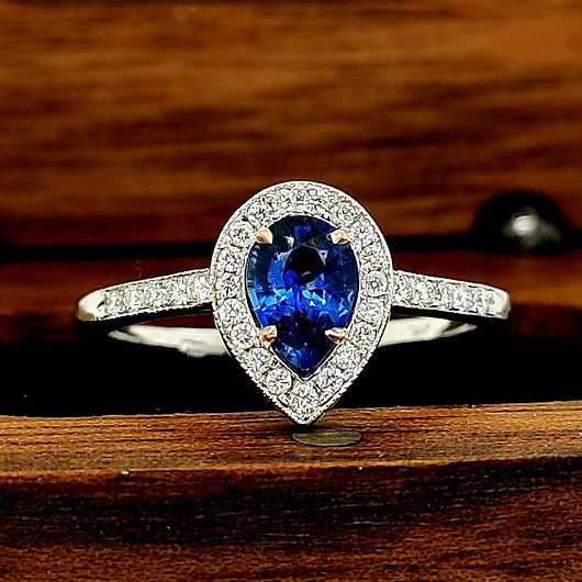 pierścionki zaręczynowe Pierścionek z Niebieskim Szafirem i Diamentami w Złocie 585 Handmade