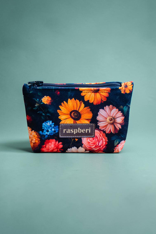 pokrowce i etui - na klucze Etui na klucze z czarnego weluru w kolorowe kwiaty handmade