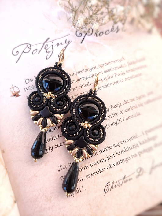 kolczyki soutache Czarne maleństwa kolczyki sutasz z onyksem czarnym