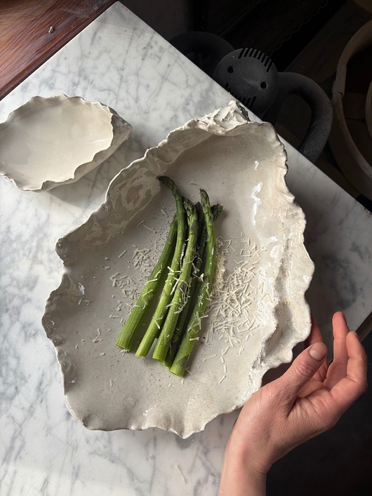 patery i talerze Ceramiczna Patera Ostryga XXL Organic Pearl White