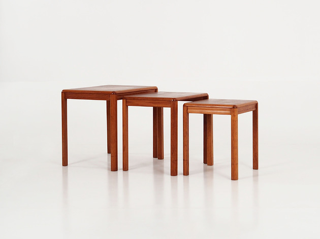 stoliki kawowe Komplet trzech stolików tekowych, duński design, lata 70, produkcja: Dania