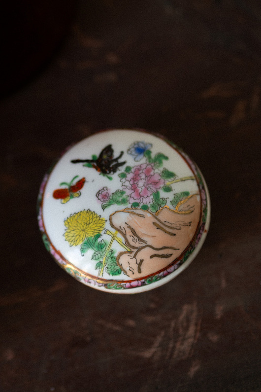 świece zapachowe Świeca sojowa vintage puzderko z ręcznie malowanej  chińskiej porcelany