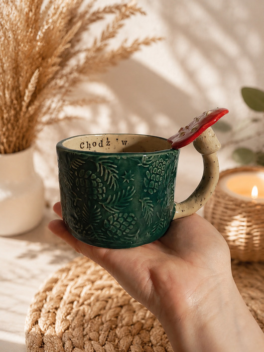 kubki Ceramiczny kubek handmade z napisem " Chodź w Bieszczady" i muchomorem