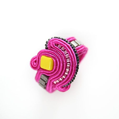 Sutasz - Fucsia Djenka