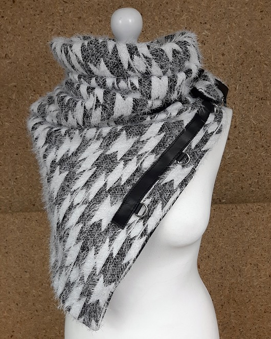 szale damskie Ogromy szal biały z czarnym ze skórą, ponczo, narzutka