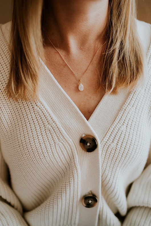 złote naszyjniki Naszyjnik z kamieniem księżycowym