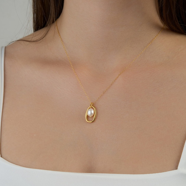 złote naszyjniki Naszyjnik z naturalną perłą słodkowodną- srebro 925 pozłacane