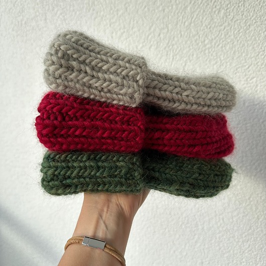 czapki damskie Gruba wełniana czapka oversize z bardzo szerokim wywinięciem - kolor do wyboru