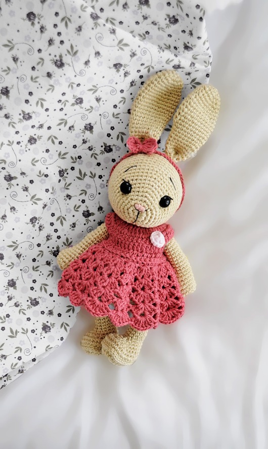 pokój dziecka - różne Zając w sukience - beż