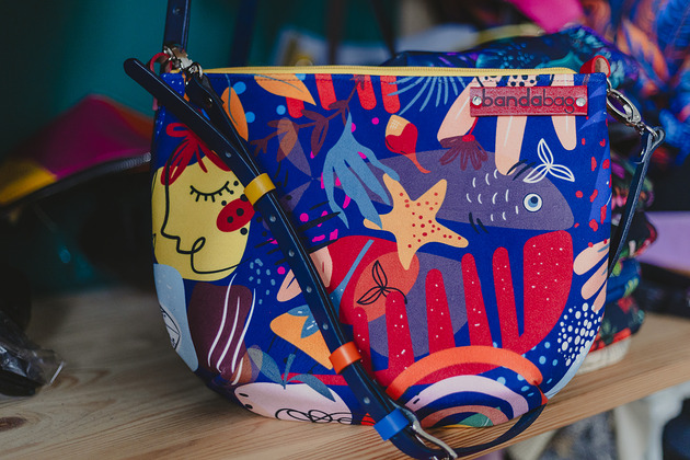 torby na ramię ABSTRAKCJA... kolorowa listonoszka gotowa do wysyłki