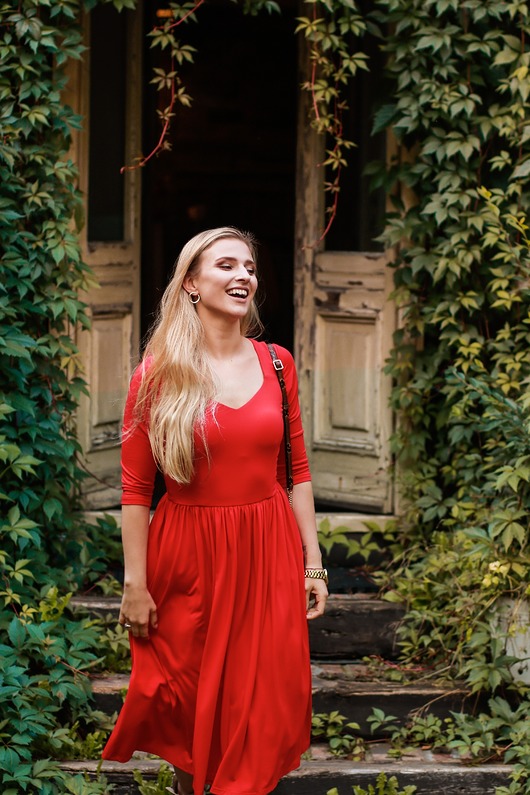 sukienki midi damskie Sukienka GRADIOLA hiszpańska czerwień