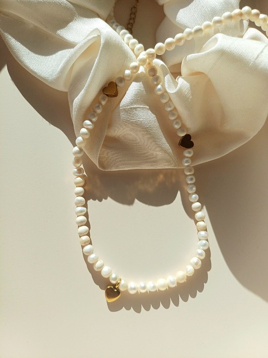 naszyjniki - inne Naszyjnik z pereł naturalnych i hematytem - serca