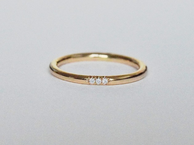obrączki ślubne Obrączka z  trzema diamencikami w  złocie pr 585