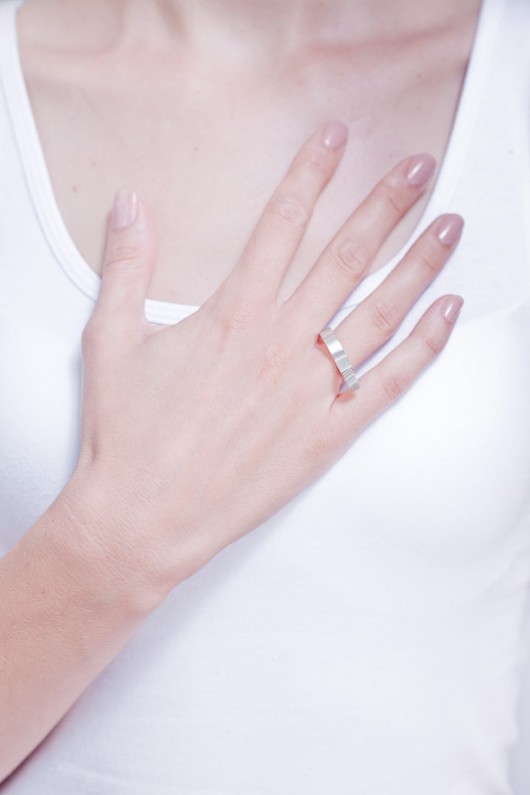 pierścionek z kolekcji EDGY/KRZEMIEŃ/shiny  Daria Siwiak Jewellery