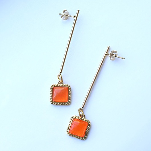 kolczyki pozłacane Eleganckie kolczyki pozłacane Chalcedon neonowy oranż