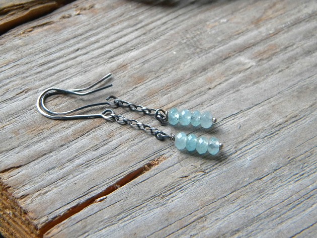 kolczyki wire wrapping Chalcedony na łańcuszku - kolczyki