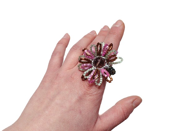 pierścionki - różne Duży pierścionek kwiat