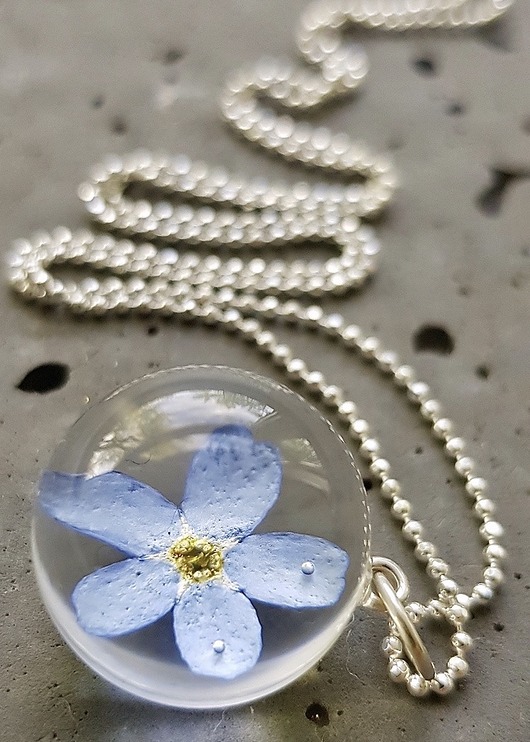 naszyjnik z niezapominajką Grol Jewellery