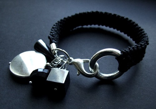 Strong thing - bransoletka Buy or Die