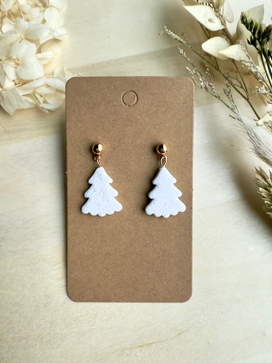 kolczyki z masy plastycznej Kolczyki Świąteczne - białe choinki