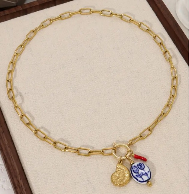 naszyjniki - inne Naszyjnik z zawieszkami charms