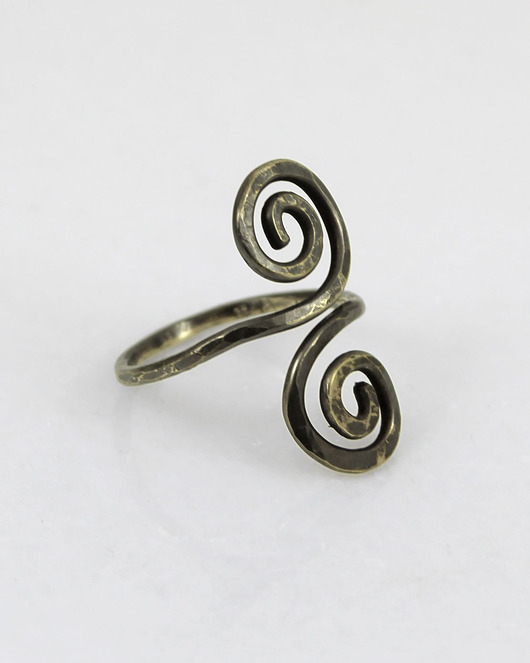 pierścionki - różne Wężowy - rozm. M - mosiężny pierścionek - unikat