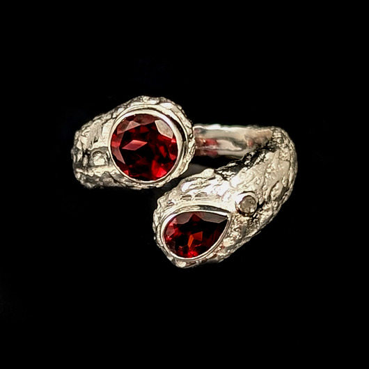 pierścionki srebrne Pierścionek karminowi bracia