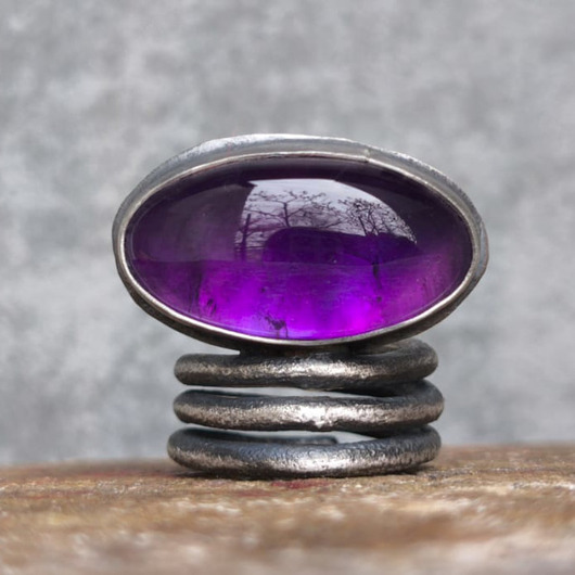 pierścionki srebrne Masywny pierścień z ametystem