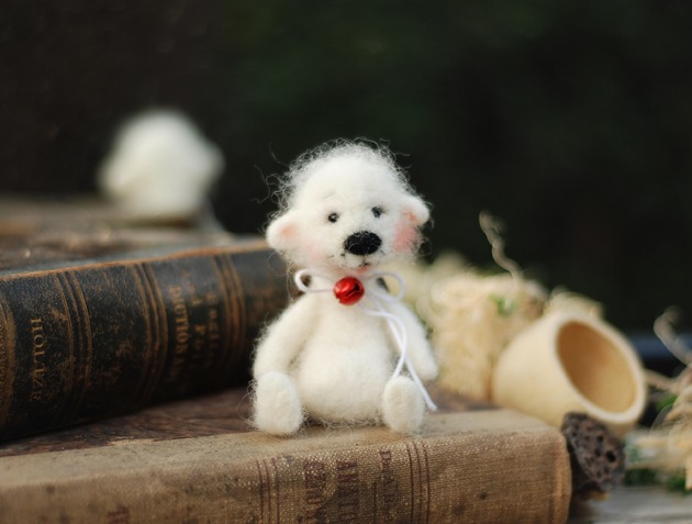 Biały Miś BoboLobo Handicraft