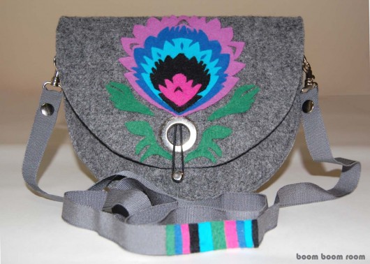 ETNO INSPIRED FELT BAG boom boom room