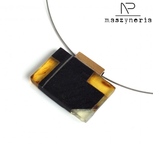 Wood&Amber Wisior Maszyneria