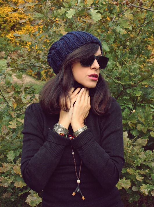 Granatowa  czapka beanie z wełną Mademoiselle Patrini