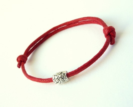 red string Monika Sibiga