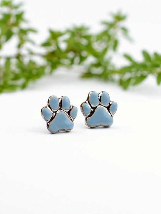 kolczyki ceramiczne Łapki niebieskie- mini ceramiczne kolczyki z łapką