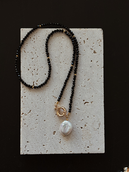złote naszyjniki Naszyjnik Onyks z perłą